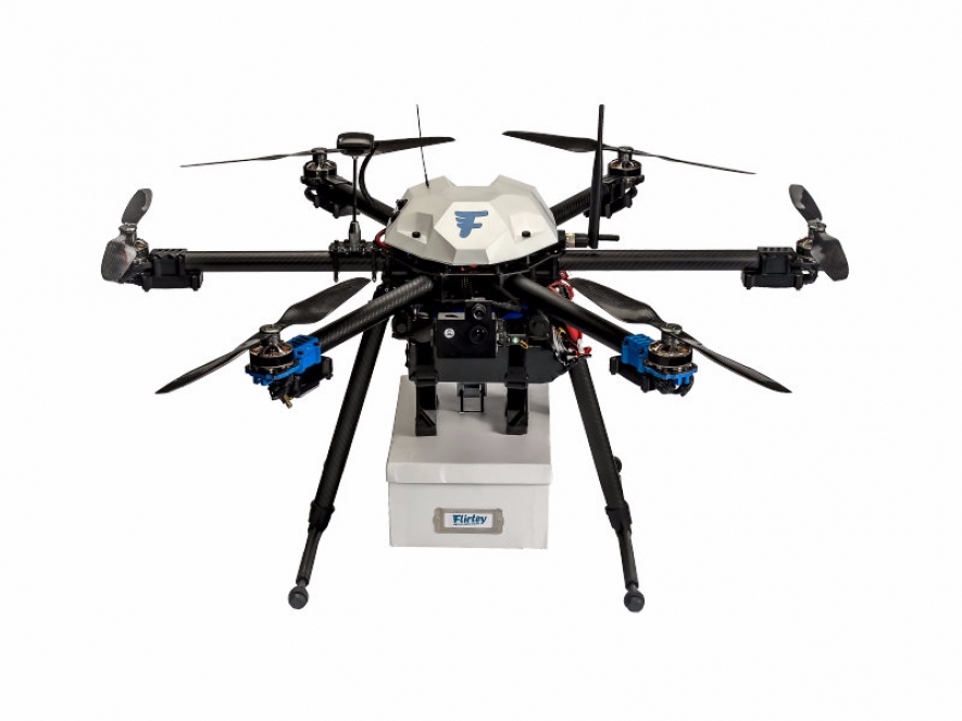 Empresa Amazon conclui sua "primeira entrega" comercial feita com um drone